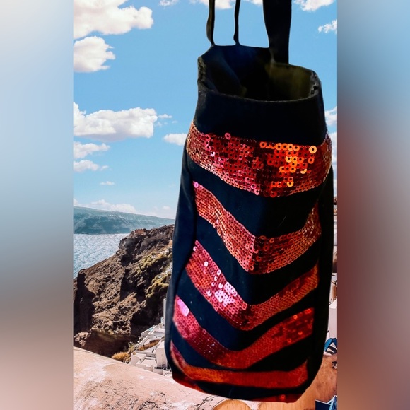 Victoria’s Secret Black Canvas with Red Sequin Lips detailing Weekender Tote - Picture 8 of 10